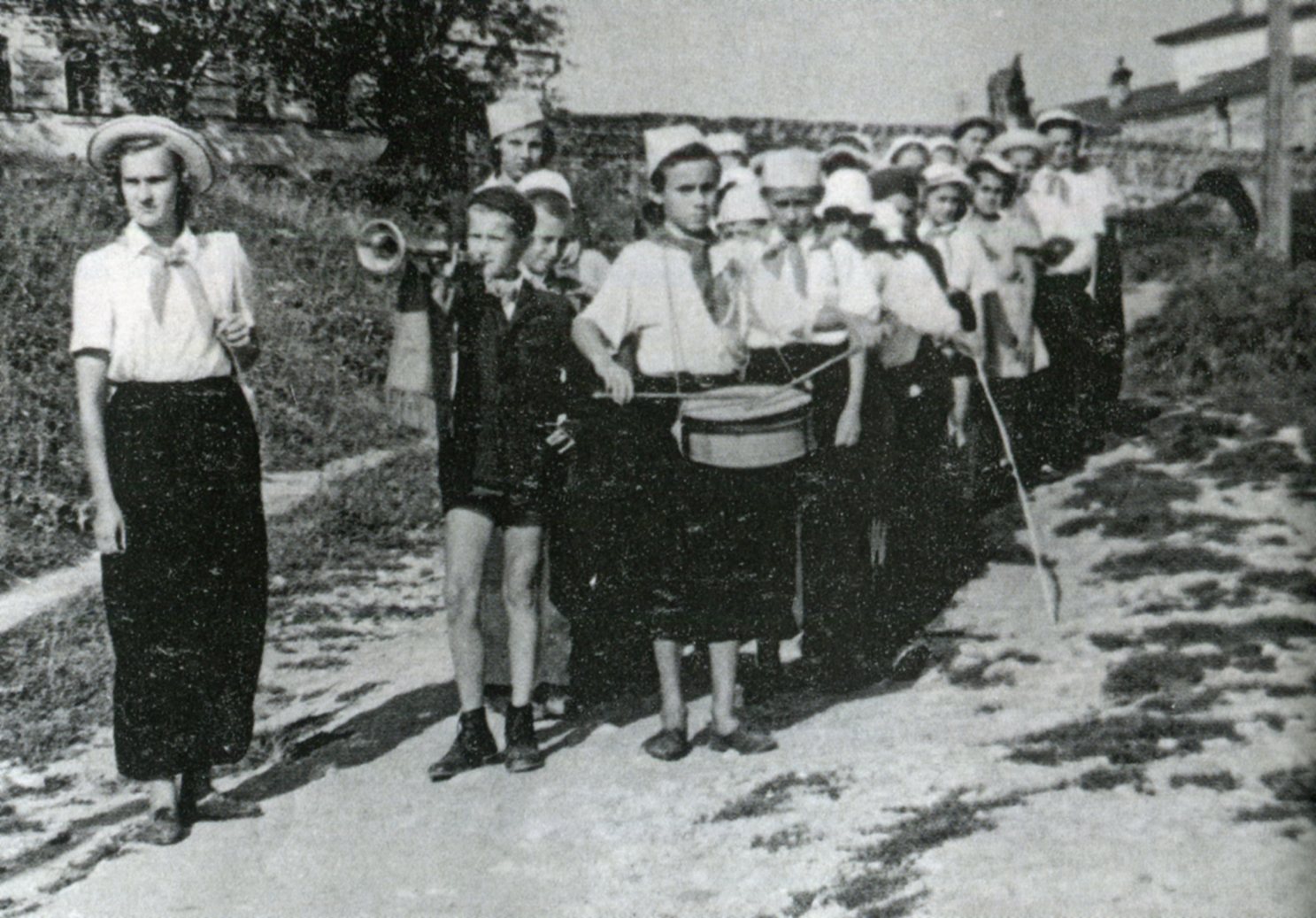 Pionieri in marcia Campo Artek anni 30